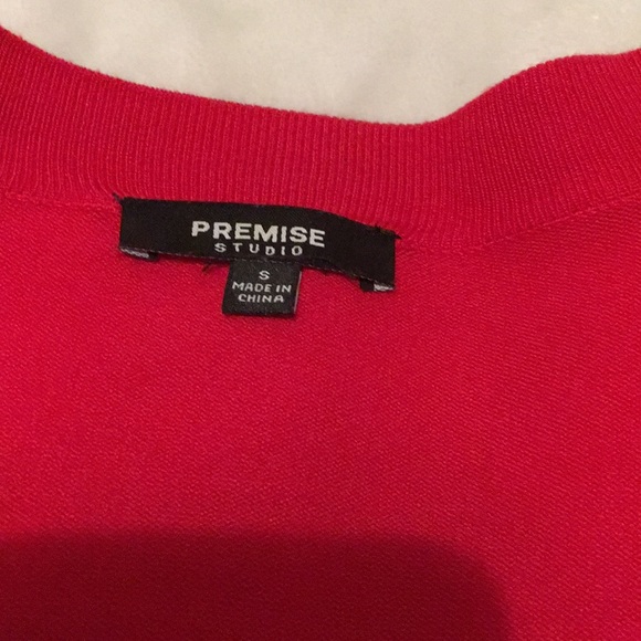 Premise | Red cardigan - Picture 4 of 5